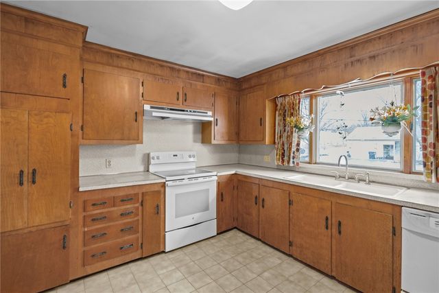 15 Cranberry Street, North Providence, RI 02904