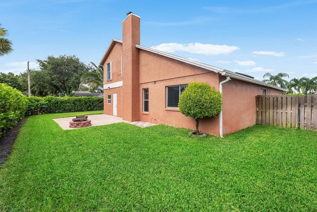 139 ROYAL PINE Circle S, Royal Palm Beach, FL 33411