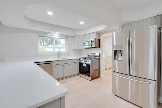 5806 Wedgewood Road, Canton Twp, MI 48187