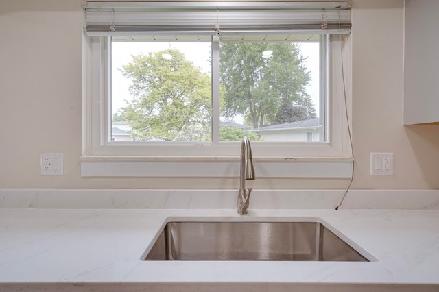 5806 Wedgewood Road, Canton Twp, MI 48187