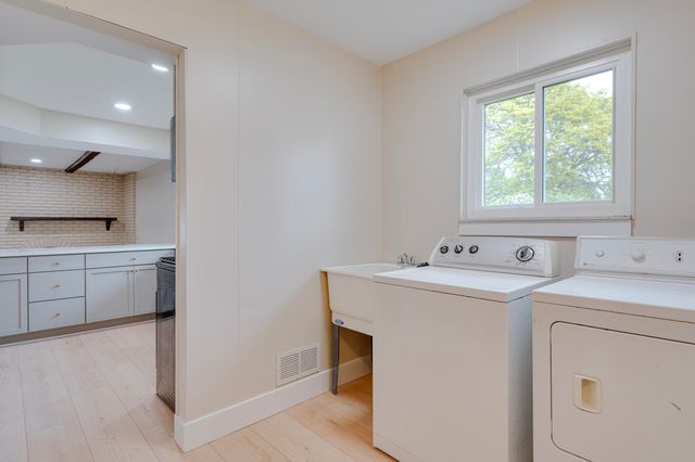 5806 Wedgewood Road, Canton Twp, MI 48187