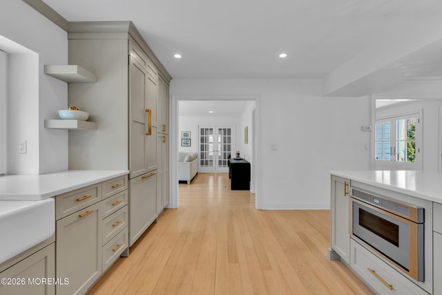 4 Constitution Drive, Leonardo, NJ 07737