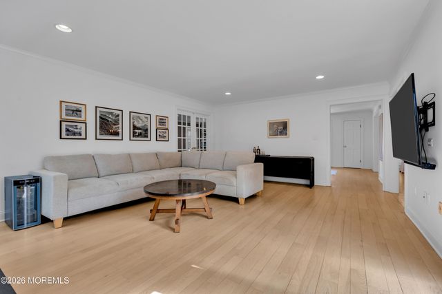 4 Constitution Drive, Leonardo, NJ 07737