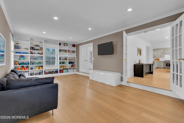 4 Constitution Drive, Leonardo, NJ 07737