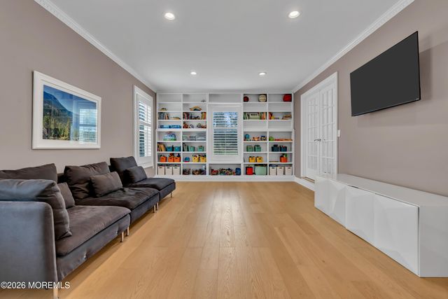 4 Constitution Drive, Leonardo, NJ 07737