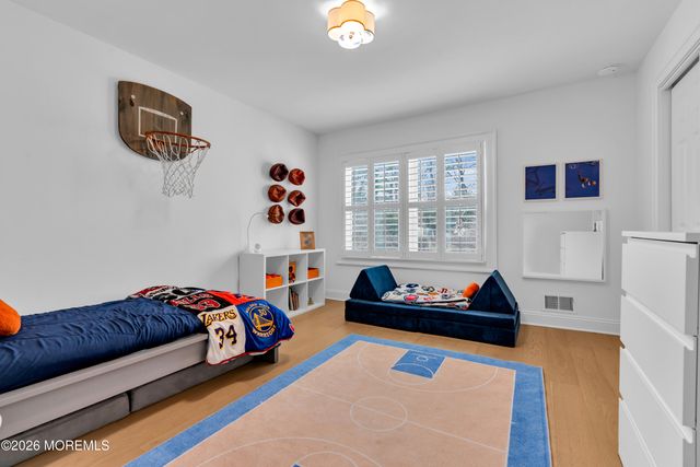 4 Constitution Drive, Leonardo, NJ 07737