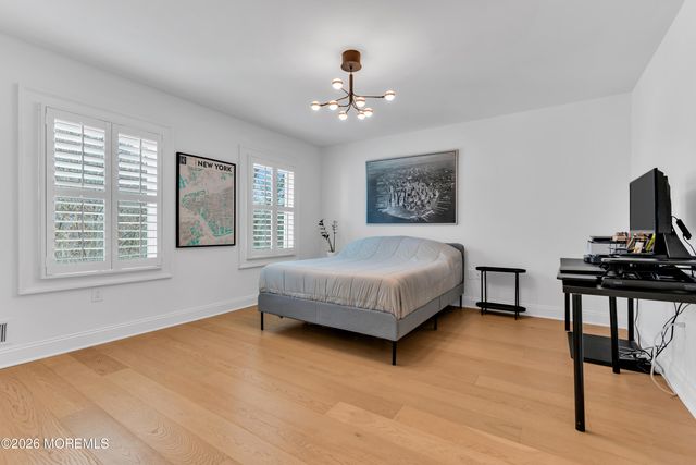 4 Constitution Drive, Leonardo, NJ 07737