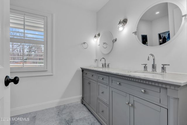 4 Constitution Drive, Leonardo, NJ 07737