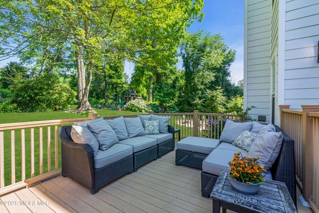 4 Constitution Drive, Leonardo, NJ 07737