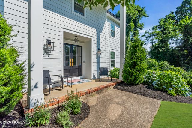 4 Constitution Drive, Leonardo, NJ 07737