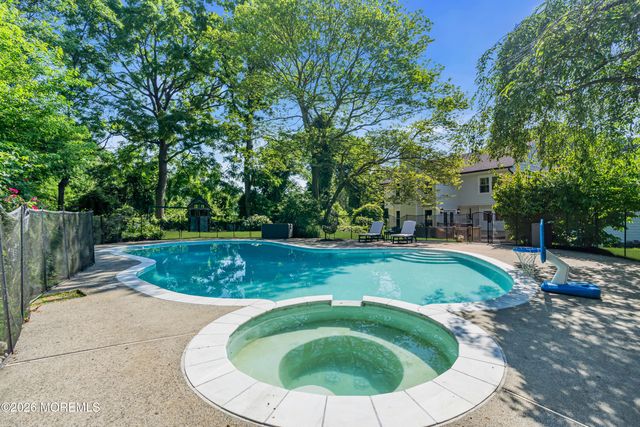 4 Constitution Drive, Leonardo, NJ 07737