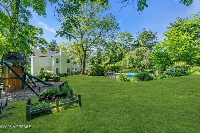 4 Constitution Drive, Leonardo, NJ 07737