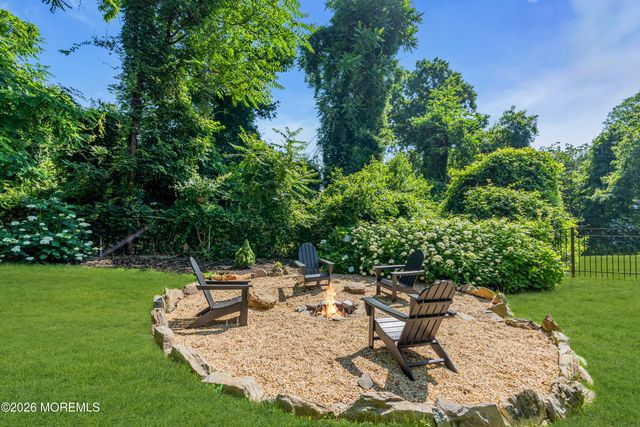 4 Constitution Drive, Leonardo, NJ 07737