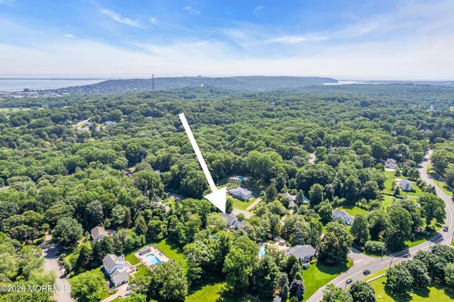 4 Constitution Drive, Leonardo, NJ 07737