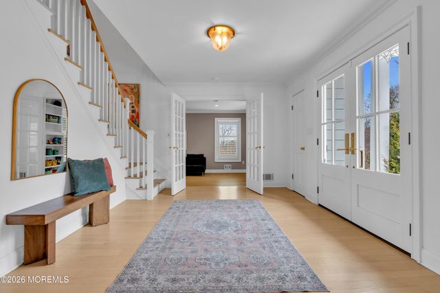 4 Constitution Drive, Leonardo, NJ 07737