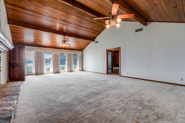 707 Berry Ranch, Pearsall, TX 78061