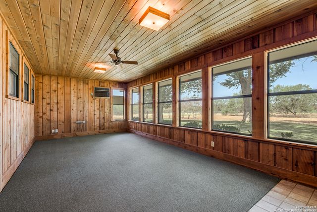 707 Berry Ranch, Pearsall, TX 78061