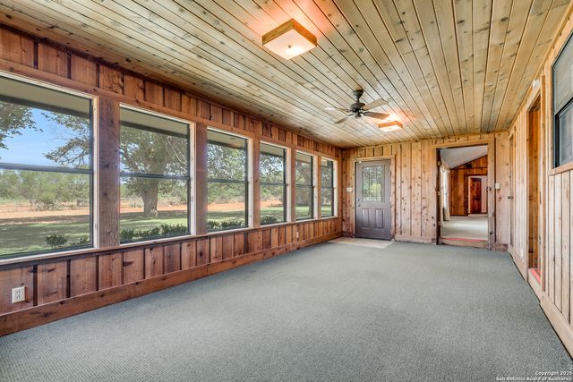 707 Berry Ranch, Pearsall, TX 78061