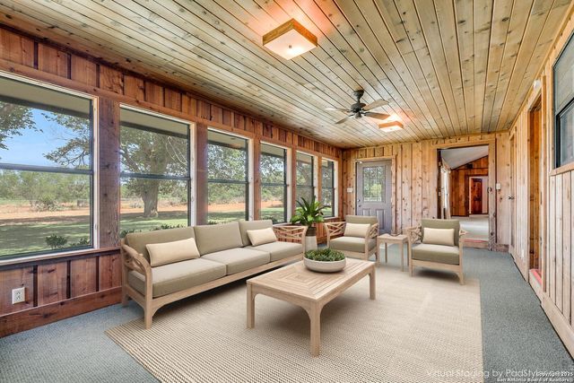 707 Berry Ranch, Pearsall, TX 78061