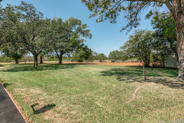 707 Berry Ranch, Pearsall, TX 78061