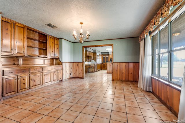 707 Berry Ranch, Pearsall, TX 78061