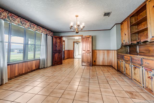 707 Berry Ranch, Pearsall, TX 78061