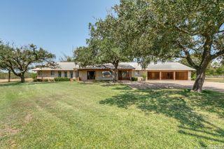 707 Berry Ranch, Pearsall, TX 78061