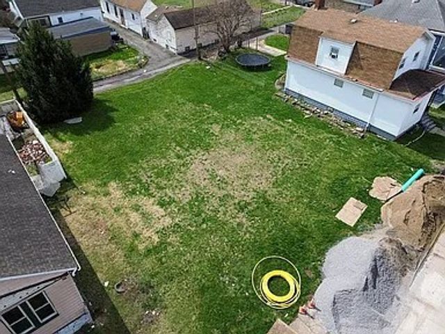 212 Russellwood Ave, Stowe Twp, PA 15136