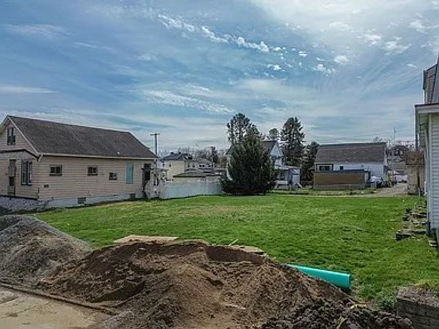 212 Russellwood Ave, Stowe Twp, PA 15136