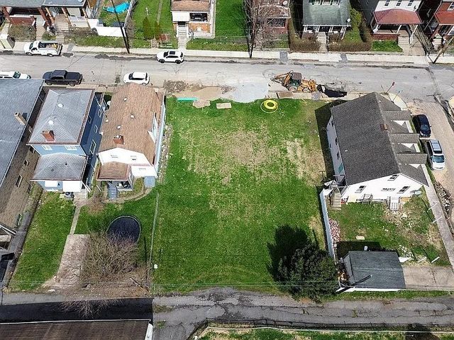 212 Russellwood Ave, Stowe Twp, PA 15136