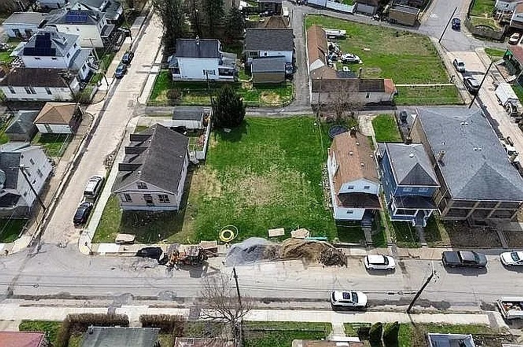 212 Russellwood Ave, Stowe Twp, PA 15136