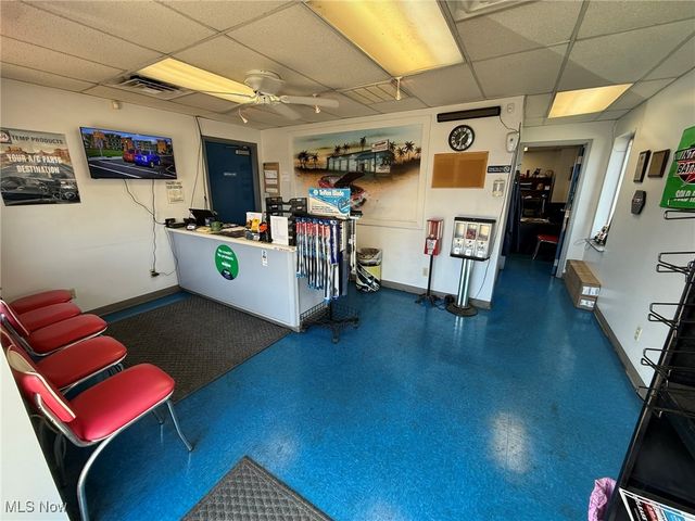 1130 Bowers Avenue NW, New Philadelphia, OH 44663