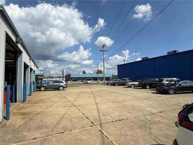 1130 Bowers Avenue NW, New Philadelphia, OH 44663