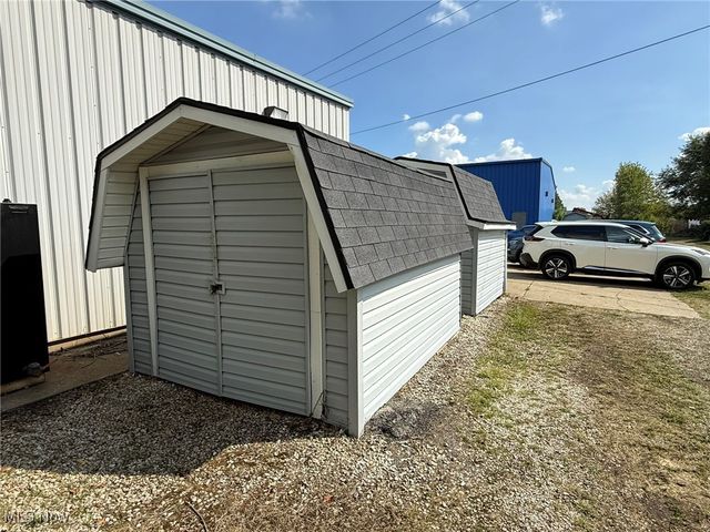 1130 Bowers Avenue NW, New Philadelphia, OH 44663