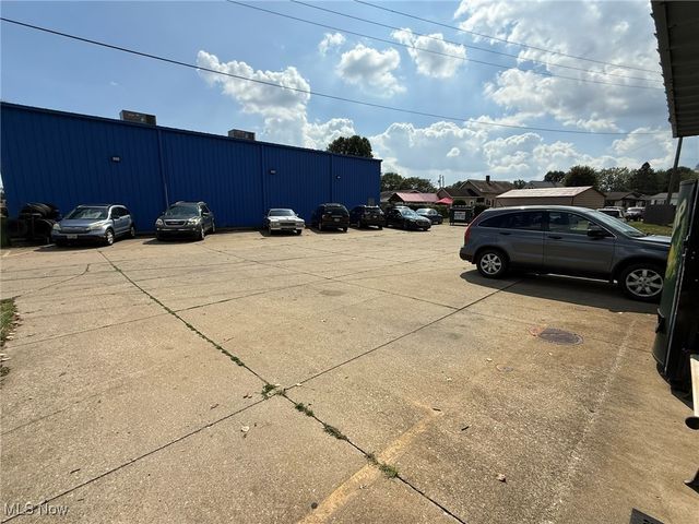 1130 Bowers Avenue NW, New Philadelphia, OH 44663