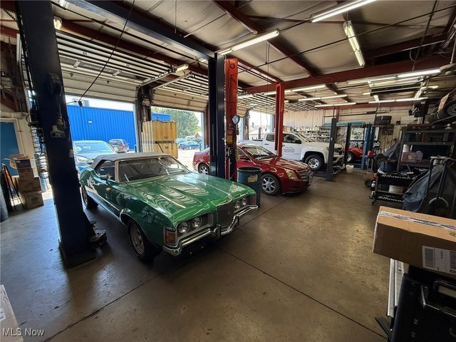 1130 Bowers Avenue NW, New Philadelphia, OH 44663