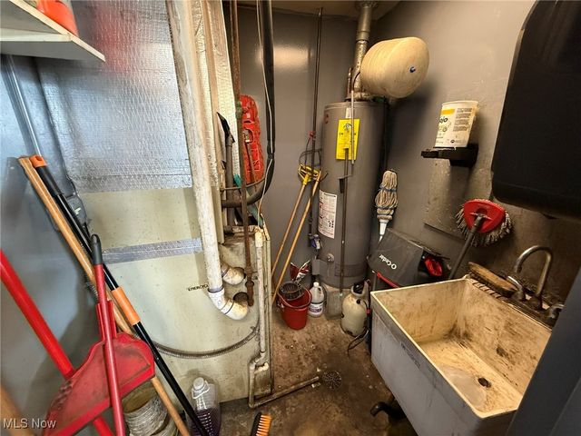 1130 Bowers Avenue NW, New Philadelphia, OH 44663