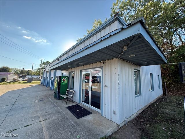 1130 Bowers Avenue NW, New Philadelphia, OH 44663