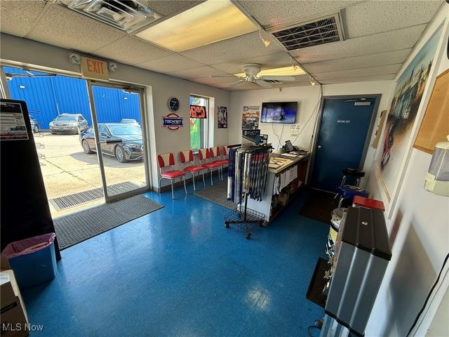 1130 Bowers Avenue NW, New Philadelphia, OH 44663