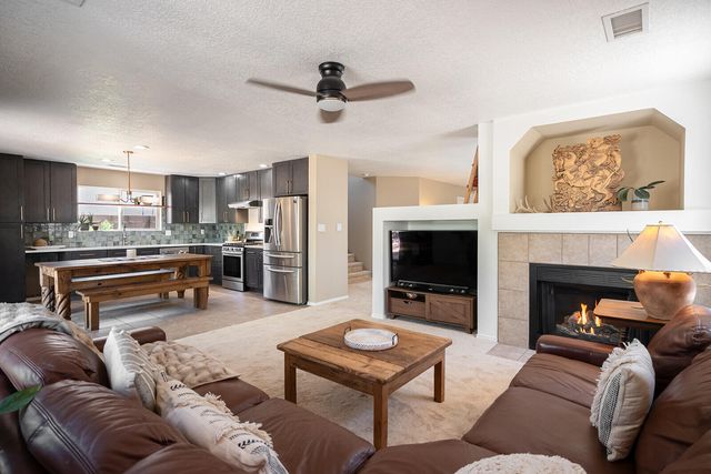 6548 Grants Drive NE, Rio Rancho, NM 87144