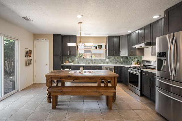6548 Grants Drive NE, Rio Rancho, NM 87144