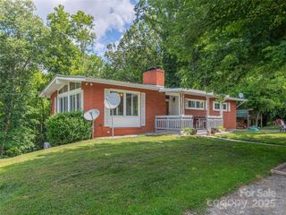 90 Hemlock Hill Heights, Canton, NC 28716