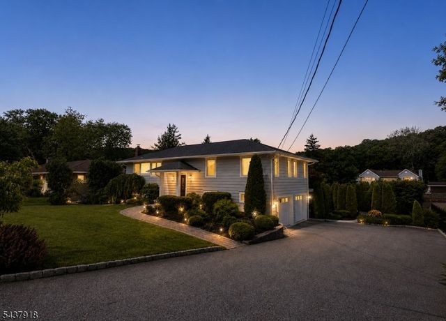 207 High Crest Dr, West Milford Twp., NJ 07480