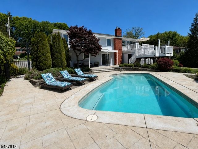 207 High Crest Dr, West Milford Twp., NJ 07480