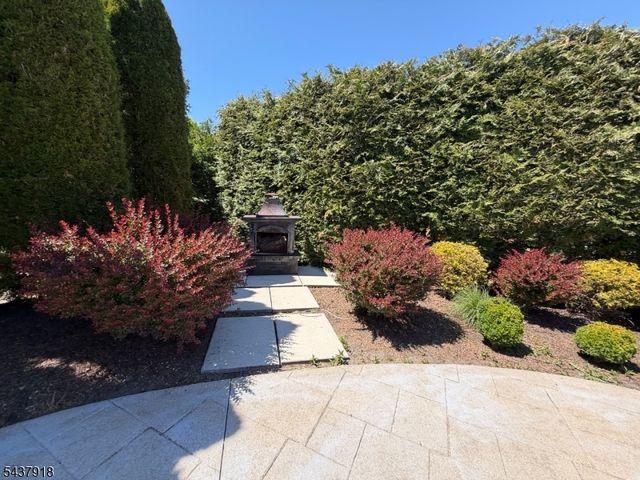 207 High Crest Dr, West Milford Twp., NJ 07480