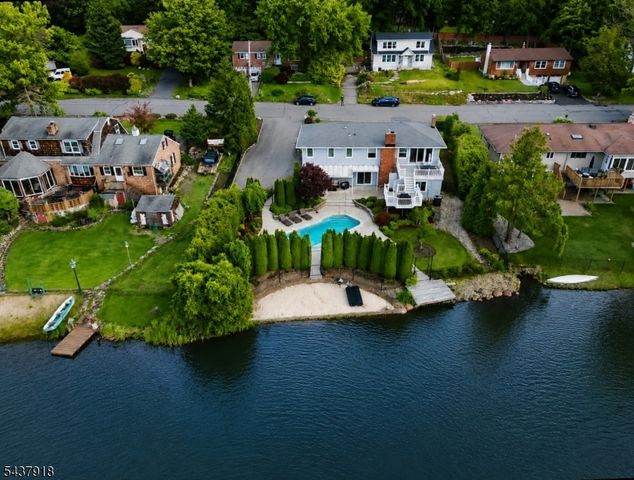 207 High Crest Dr, West Milford Twp., NJ 07480
