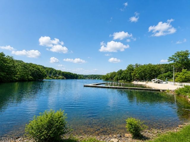 207 High Crest Dr, West Milford Twp., NJ 07480