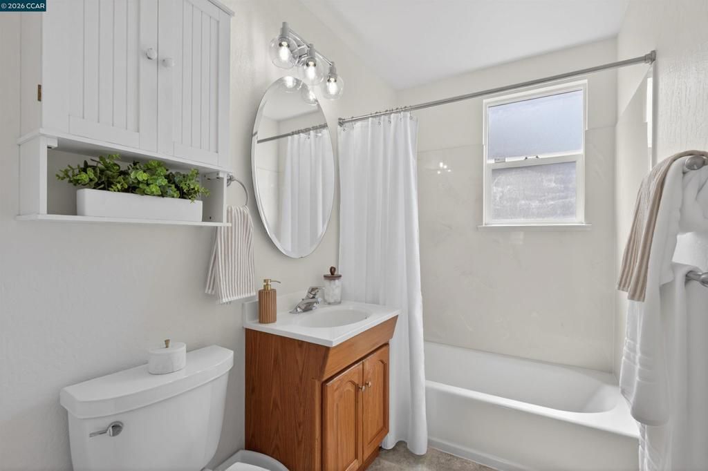 Image 11 of property listing at 2406 D St, Antioch, CA 94509