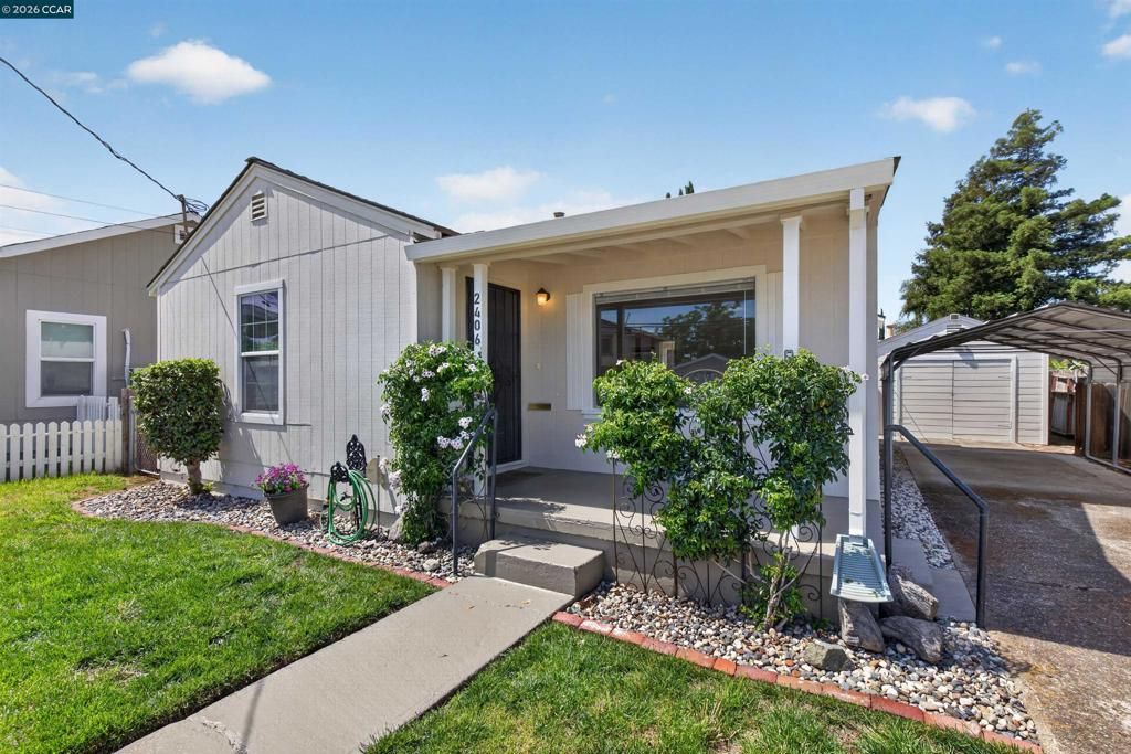 Image 3 of property listing at 2406 D St, Antioch, CA 94509