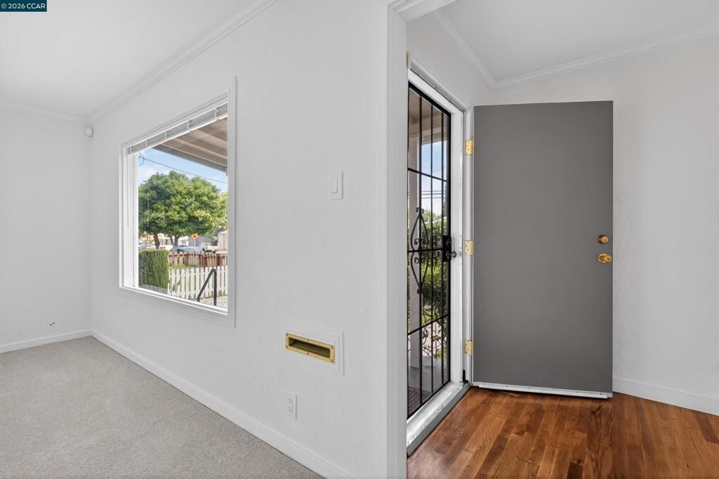 Image 5 of property listing at 2406 D St, Antioch, CA 94509